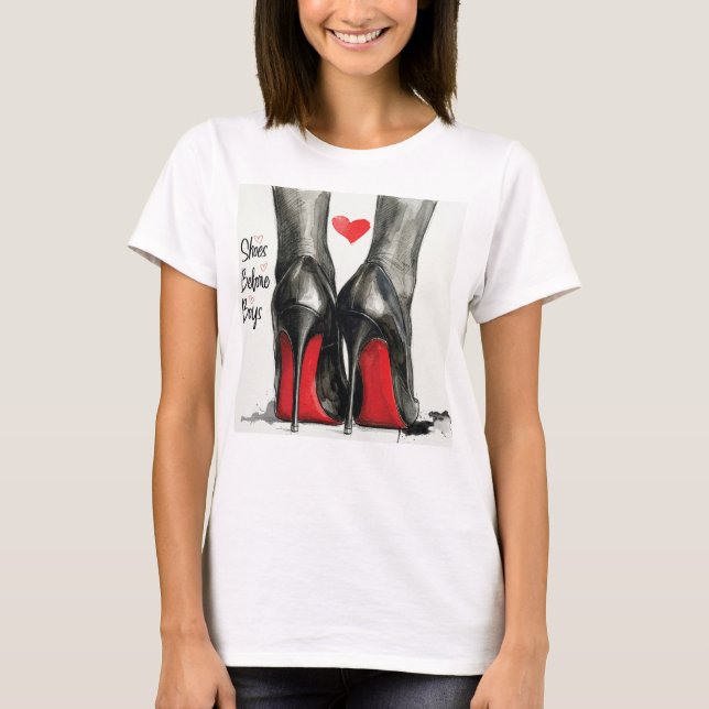 Schuhe vor Jungs T-Shirt (Vorderseite)