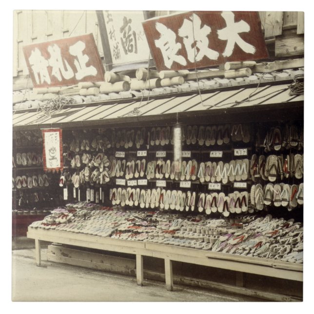 Schuhgeschäft in Kyoto, c.1890 (Hand-farbiges Fliese (Vorderseite)
