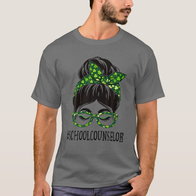 Schulberater Frauen Messy Bun St Patrick's Day T-Shirt (Vorderseite)