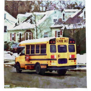 Schulbus fährt im Winter nach Hause Duschvorhang