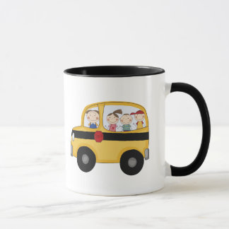 Schulbus mit KinderT - Shirts und -geschenken Tasse