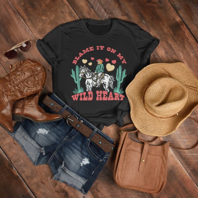 Schuld daran ist mein Wildes Herz und meine Frau T-Shirt (Blame it on my Wild Heart T-Shirt, Cowboy Style, Retro Style)