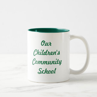 Schule Gemeinschaftszwei unsere Kinder tonte Tasse