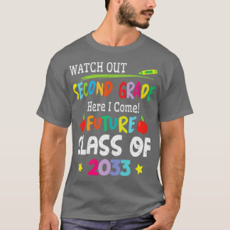 Schüler schauen sich die zweite Klasse an, die ich T-Shirt