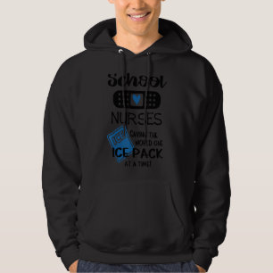 Schulkinder, die das World One Ice Pack auf einem  Hoodie