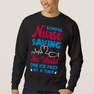 Schulkinder, die das World One Ice Pack auf einem Sweatshirt