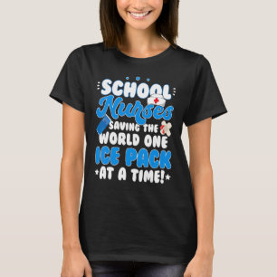 Schulkinder, die das World One Ice Pack auf einem T-Shirt