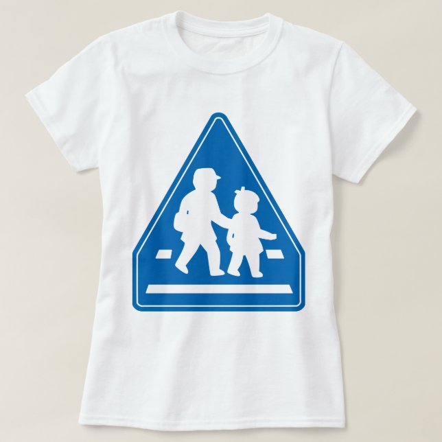 Schulkinder überqueren >> Japanisches Verkehrszeic T-Shirt (Design vorne)