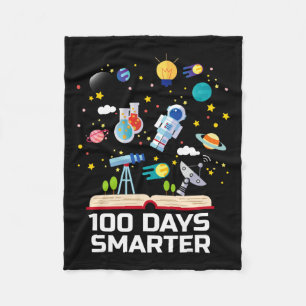 Schultag 100 Tage intelligenter Bücher Platz über Fleecedecke