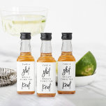 Schuss, sie bindet den Knoten Bachelorette<br><div class="desc">Beginnen Sie das Party mit diesen niedlichen Flaschenetiketten für Junggeselinnen-Abschiede oder Hühnerabende. Design-Features "Schuss,  [Name] bindet den Knoten" in modernen Block und handgezeichneten Skriptschriften.</div>