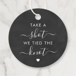Schuss, wir tippen die Knot Wedding Chalkboard Geschenkanhänger