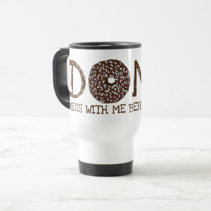 Schütteln Sie mich nicht vor dem Kaffee Doughnut. Reisebecher