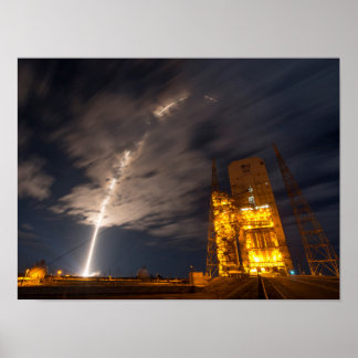 Schutz des Cygnus-Frachtschiffs bei der Mission be Poster