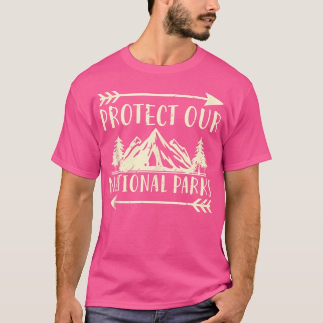 Schützen Sie unser Camping für Wanderungen im Frei T-Shirt (Vorderseite)