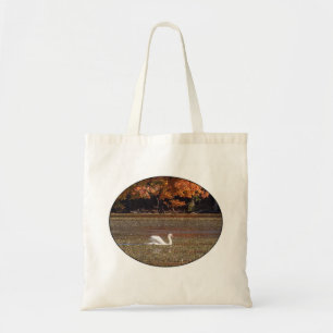 Schwan und Fall Foliage Tragetasche