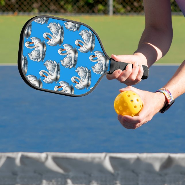Schwan-Vögel Musterdesign auf Blau Pickleball Schläger (InSitu)