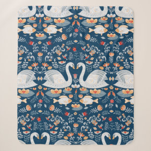 Schwäne, Fische, Blume auf blauem Hintergrund. dek Sherpadecke