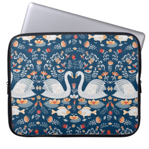 Schwäne, Fische, Blume, Volksmuster. Laptopschutzhülle