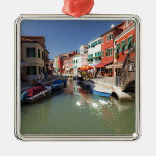 Schwäne im Kanal, Burano-Insel, Venedig, Italien Silbernes Ornament