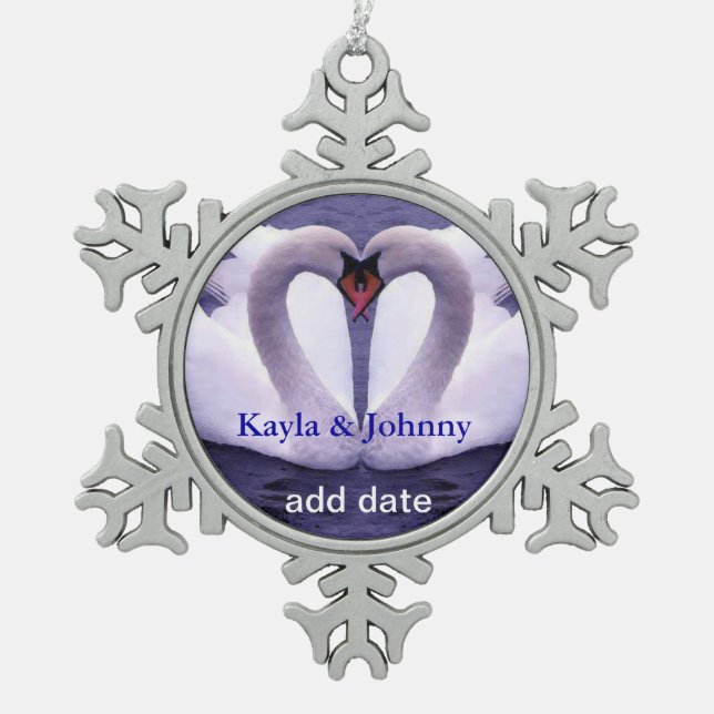 Schwäne in der LIEBE Zinn-Schneeflocke-Verzierung Schneeflocken Zinn-Ornament (Vorderseite)