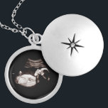 Schwangerschaft Baby Ultrasound bald kommt Nekklac Medaillon<br><div class="desc">Schwangerschaft Baby Ultrasound Coming bald Necklace Kann vollständig auf Anzug Ihre Bedürfnisse angepasst werden. © Gorjo Designs. Made for you via Zazzle Plattform. // Hinweis: Foto wird nur als Platzhalter verwendet. Sie müssen vor der Bestellung/dem Druck durch Ihr eigenes Foto ersetzt werden. Wenn Sie Hilfe benötigen, kontaktieren Sie mich bitte....</div>