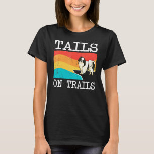 Schwänze auf Trails Japanischer Hundetrekking T-Shirt
