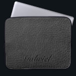Schwarz-Abgebranntes Foxleder-Monogramm Laptopschutzhülle<br><div class="desc">Elegantes abgenutztes Fuchsleder mit individualisierbarem und optionalem Monogramm. Verfügbar über viele Produkte und kann auf alle Produkte von Zazzle angefordert werden.</div>