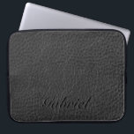Schwarz-Abgebranntes Foxleder-Monogramm Laptopschutzhülle<br><div class="desc">Elegantes abgenutztes Fuchsleder mit individualisierbarem und optionalem Monogramm. Verfügbar über viele Produkte und kann auf alle Produkte von Zazzle angefordert werden.</div>