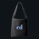Schwarz-Blau-Monogramm-Initialen elegant, modern Tragetaschen Mit Langen Trägern<br><div class="desc">Ein klassisch schicker schwarzer Hintergrund. Personalisieren Sie Ihre Monogramm-Initialen,  die mit hellblauen Blockbuchstaben geschrieben wurden,  und fügen Sie sie hinzu. Modern,  trendig und einfach.</div>