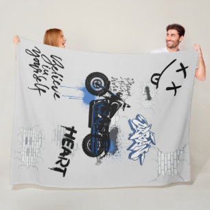 Schwarz-Blau-Motorradgraffiti grau Fleecedecke