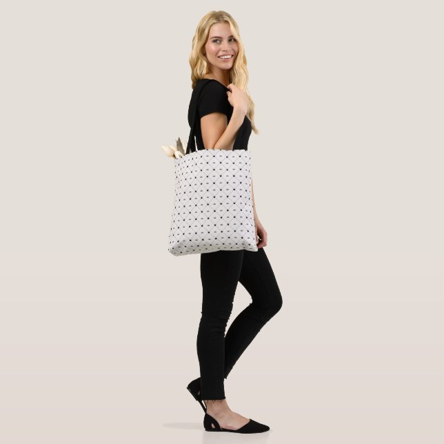Schwarz-Creme-Krone im gesamten Druck (Am Model)