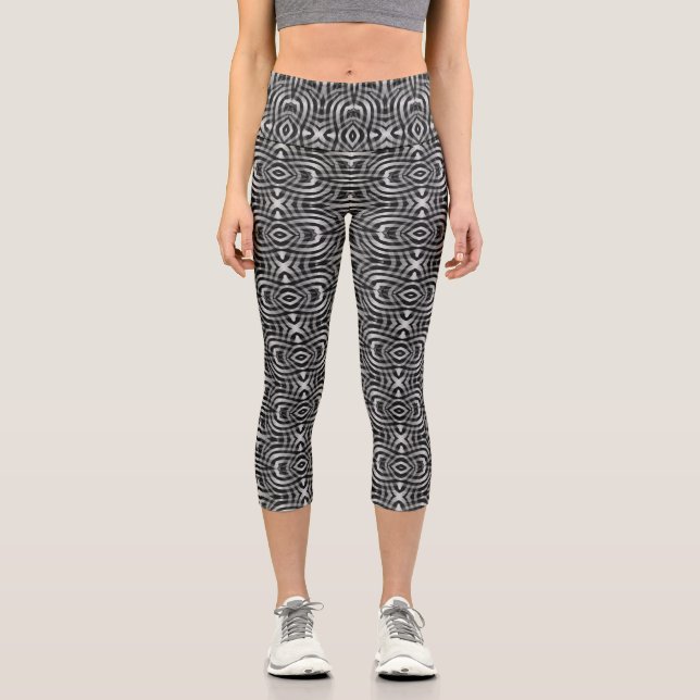 Schwarz + dunkles Silber Tribal-Muster Capri Leggings (Vorderseite)