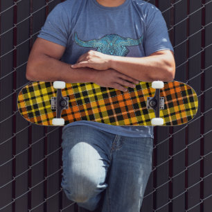Schwarz Gelb Orange Karo Tartan Design Skateboard
