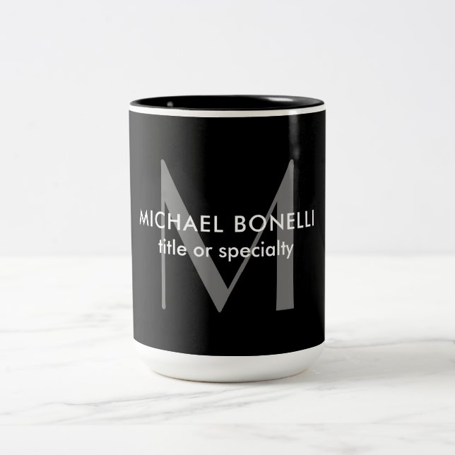 Schwarz-Grau-Monogramm Moderne Minimalistische Vor Zweifarbige Tasse (Mittel)