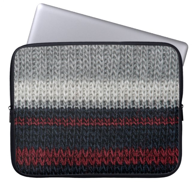 Schwarz-Graue Strickwolle mit rot-weißem Stift Laptopschutzhülle (Vorderseite)