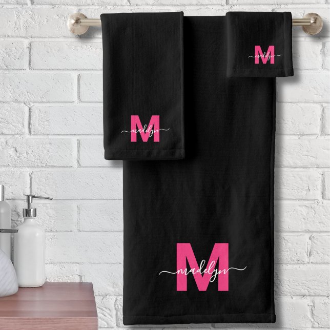 Schwarz Heiß rosa Modern Script Name Monogram Badhandtuch Set (Black Hot Pink Modern Script Name Monogram Bath Towel Set)
