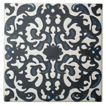 Schwarz Lila und Aquamarin im Weißen toskanischen