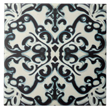 Schwarz Lila und Aquamarin im Weißen toskanischen