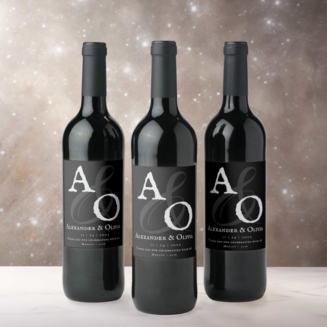 Schwarz-Minimalistisch-Monogramm-Hochzeit Weinetikett (Black Minimalist Monogram Wedding Wine Label)