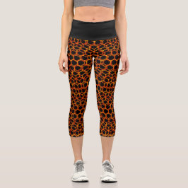 Schwarz & Orange Trippy Geometric Cool Dark Capri Leggings
