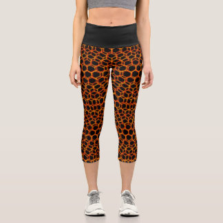 Schwarz & Orange Trippy Geometric Cool Dark Capri Leggings