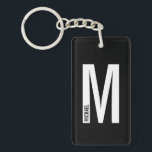 Schwarz, Personalisiert, fett, Monogramm und Name Schlüsselanhänger<br><div class="desc">Modernes Monogram Design mit personalisiertem Monogramm-Buchstaben "M" und Namen im modernen fett formatierten Sans Serif Schriftart Stil. Perfektes Geschenk für ihn,  Vatertagsgeschenk,  Trauzeuge Geschenk und vieles mehr.</div>