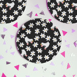 Schwarz-Rosa-Flora-Roller Skaten Geburtstag Pappteller<br><div class="desc">Coole moderne pastellfarbene Sommerdünen in Schwarz/Weiß und Rosa und weiße Retrorollquad-Skate mit rosa Rädern für Roller Skater,  Mädchen. Lovable roller Skate Musterdesign auf Wohngestaltung,  Tasse,  Packpapier,  etc. Roller Skate Kunst Illustrationsgeschenk für Tochter,  Enkelin,  derby Girl,  Roller Babe. Rollschuhlaufen,  Quad Roller-Skate,  Retro-Vintage Roller-Stil,  für Roller-Skater,  klassische Rollerskate pastellfarbene ästhetische Abbildung</div>