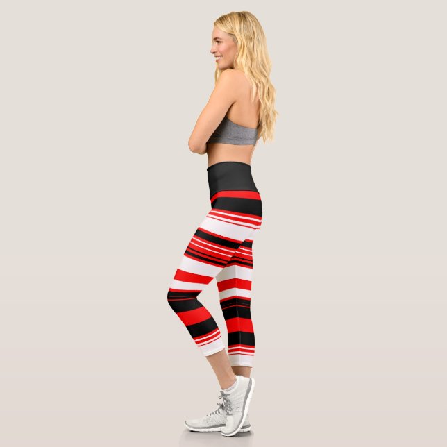 Schwarz, Rot und Weiß Capri Leggings (Links)