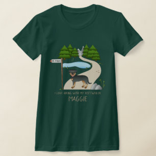Schwarz-roter Rottweiler-Hund an einem Wanderweg T-Shirt