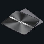 Schwarz Shiny Stainless Steel Texture Metallic Pri Laptopschutzhülle<br><div class="desc">Moderner,  eleganter,  schwarzer Edelstahl-Metallic-Druck mit schlichten silberfarbenen Streifen für Ihr individuelles Monogramm.</div>