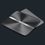 Schwarz Shiny Stainless Steel Texture Metallic Pri Laptopschutzhülle<br><div class="desc">Moderner,  eleganter,  schwarzer Edelstahl-Metallic-Druck mit schlichten silberfarbenen Streifen für Ihr individuelles Monogramm.</div>