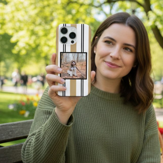 Schwarz- und Braun gestreifte Tierfoto  iPhone Hülle (Von Creator hochgeladen)