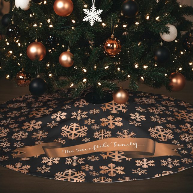 Schwarz und Kupfer Snowflake Weihnachtsbaumrock Polyester Weihnachtsbaumdecke (This black and copper snowflake tree skirt offers a luxurious twist on traditional holiday decor)