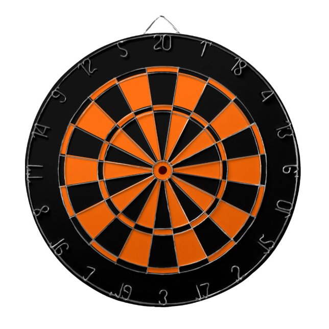 schwarz und orange dartscheibe (vorne)
